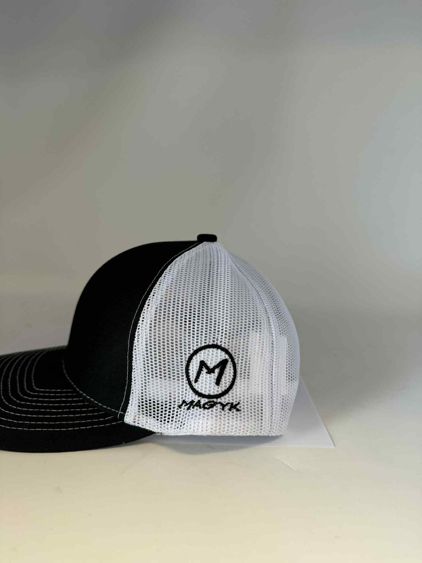 Casquette Magyk Team style trucker